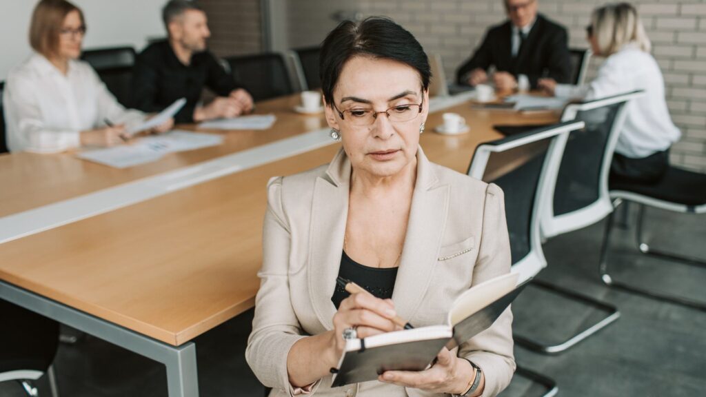 bpo-financeiro-e-compliance-como-reduzir-risco-regulatorio-na-pratica-consultoria-thompson-tmh