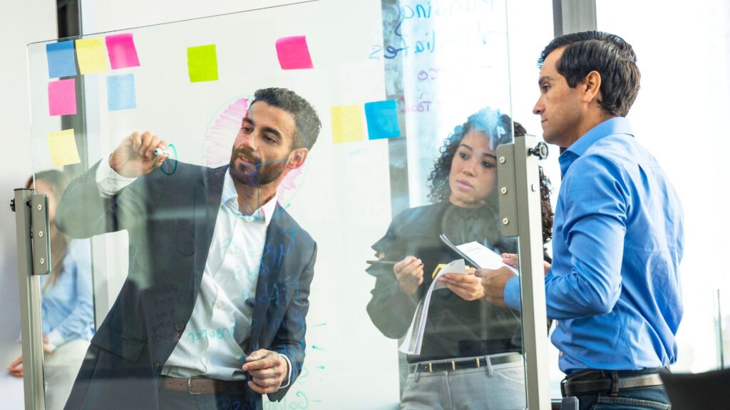 centro-de-servicos-compartilhados-ou-bpo-qual-modelo-faz-mais-sentido-consultoria-thompson-tmh